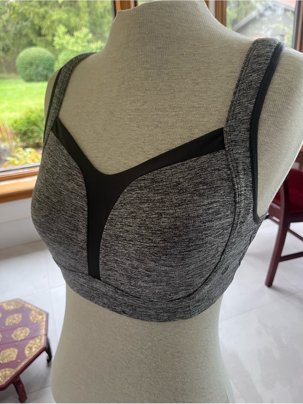 Lululemon Ta Ta Tamer Space Gray Sports Bra Great Condition 34DD